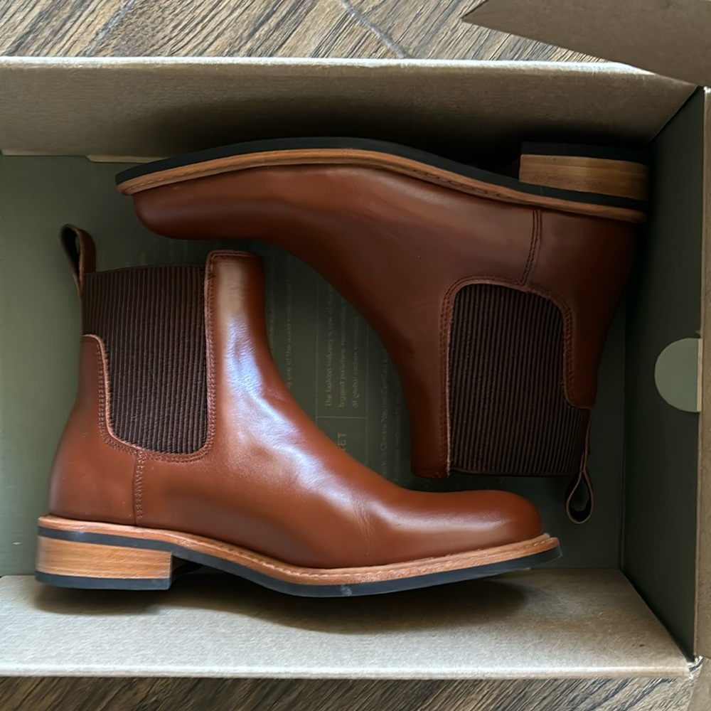 NWT Nisolo Carmen Chelsea Boot in Brandy